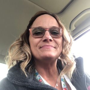 Meet your Posher, Dannette